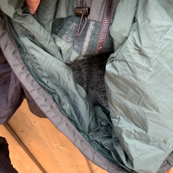 2008 Patagonia Rain Jacket Small Black - Picture 4 of 10